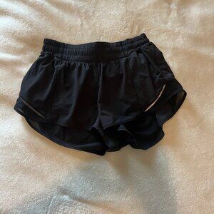 LULULEMON Hotty Hot 2.5 Inch Shorts